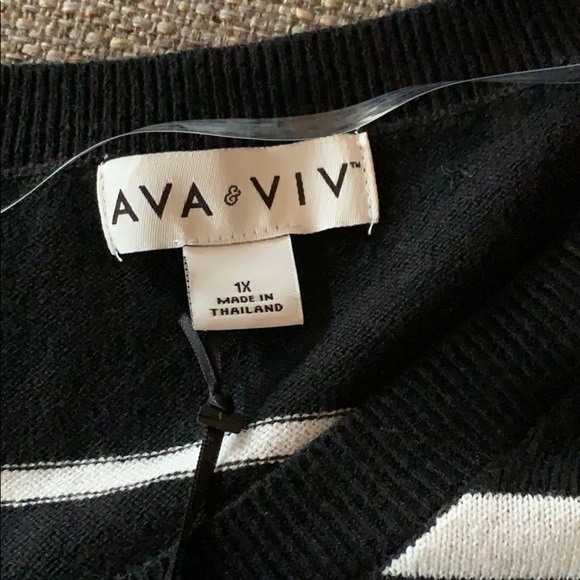 Ava & Viv V Neck Sweater - Picture 6 of 7